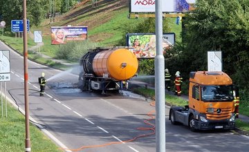 FOTO: Horiaci kamión na Košickej ulici v Žiline