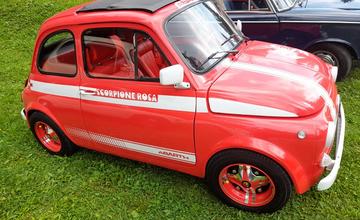 FOTO: Medzinárodný zraz historických vozidiel Fiat v skanzene vo Vychylovke