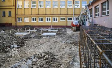 FOTO: Strednú odbornú školu elektrotechnickú v Žiline rekonštruujú a rozširujú za 2,8 milióna eur