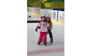 FOTO: Nábor mladých hokejistiek na žilinskom zimnom štadióne