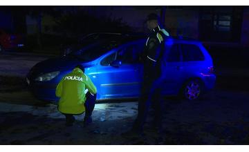 FOTO: Opitý vodič unikal hliadke mestskej polície zo Soliniek na Vlčince