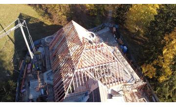 FOTO: Aktuálny stav rekonštrukcie Kuneradského zámku