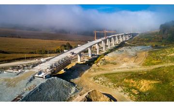 FOTO: Národná diaľničná spoločnosť zverejnila svoje najnovšie zábery z výstavby diaľnice D1 zachytené dronom