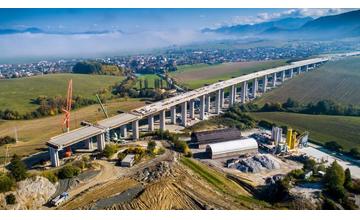 FOTO: Národná diaľničná spoločnosť zverejnila svoje najnovšie zábery z výstavby diaľnice D1 zachytené dronom