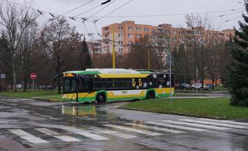 FOTO: Vydajte sa na jazdu v žilinskom vianočnom trolejbuse