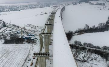 FOTO: Výstavba diaľnice D1 pri Žiline na záberoch z 18. decembra 2022