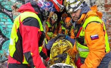 FOTO: Žilinskí hasiči pomáhajú Tureckým občanom po masívnom zemetrasení
