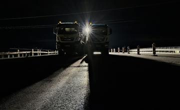 FOTO: V sobotu večer vykonávali v Martine záťažový test zrekonštruovaného mosta