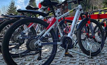 FOTO: Nové zdieľané horské elektrické bicykle v Terchovej