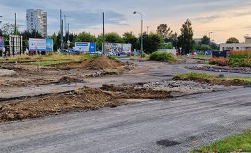 FOTO: Priebeh prác na rozšírení okružnej križovatky na ulici Vysokoškolákov v Žiline