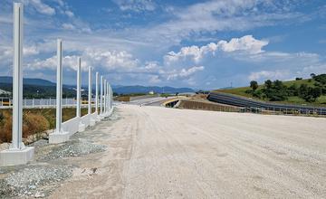 FOTO: Júlové zábery z výstavby diaľničnej križovatky v Lietavskej Lúčke
