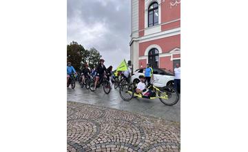FOTO:  Nadácia Káčer na bicykli pomohla malej Glórii z Ružomberka