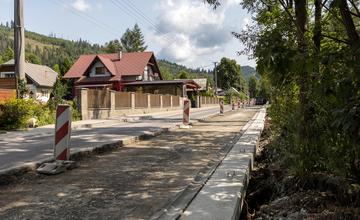 FOTO: Rekonštrukcia cesty medzi Novou Bystricou a Vychylovkou