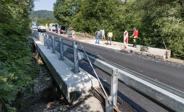 FOTO: Rekonštrukcia mosta v Belej napreduje