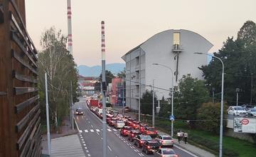 FOTO: Celodenný kolaps dopravy v Žiline pred voľbami