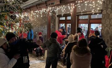 FOTO: V žilinskom lesoparku rozsvietili vianočný stromček