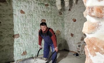 FOTO: V soľnej jaskyni na Liptove vymenili štyri tony soli