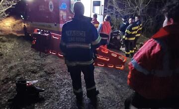 FOTO: Muža v lese privalila motorka