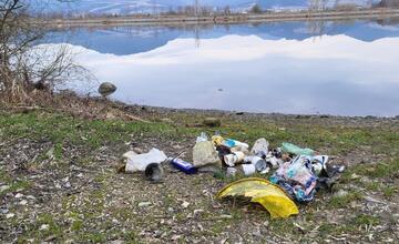 FOTO: Neuveríte, čo všetko sa vyzbieralo pri čistení vodného diela v Žiline