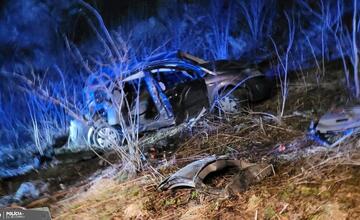 FOTO: Vážna nehoda pri Terchovej, pri ktorej sa zranilo 6 spolujazdcov