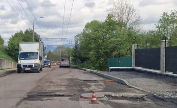 FOTO: Jamy po sfrézovaní asfaltu v Závodí