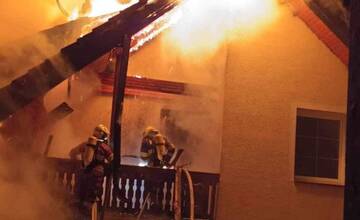 FOTO: Požiar rodinného domu v obci Dolná Tižina