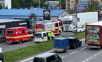 FOTO: Dopravná nehoda dvoch áut a kamióna na Košickej v Žiline