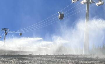 FOTO: Lyžiarske stredisko Jasná sa má za sebou prvé zasnežovanie