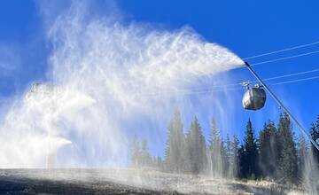 FOTO: Lyžiarske stredisko Jasná sa má za sebou prvé zasnežovanie