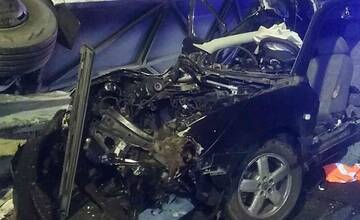 FOTO: Takto dopadlo auto po zrážke s autobusom na Orave