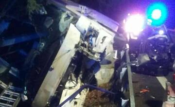 FOTO: Takto dopadlo auto po zrážke s autobusom na Orave