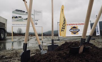 FOTO: Do regiónu mieri svetový výrobca zasnežovacej techniky. Nový areál postaví pri Žiline