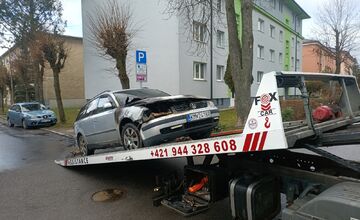 FOTO: Nočný požiar auta v centre Žiliny vyšetruje polícia
