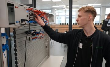 FOTO: Otvorenie nového školiaceho centra v Schaeffler Kysuce