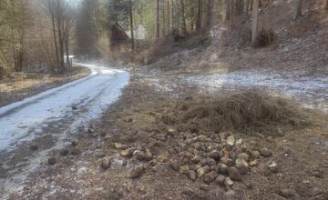 FOTO: Pri turistickom chodníku v Malej Fatre vzniklo vnadisko na medvede
