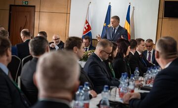 FOTO: Vo Vysokej nad Kysucou rokovala vláda