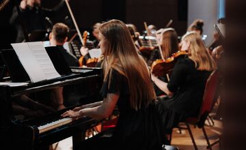 FOTO: Kysucké Nové Mesto plánuje generálnu opravu klavíra za 40-tisíc eur