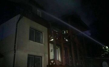 FOTO: Požiar na Orave poničil dva byty v jednom dome