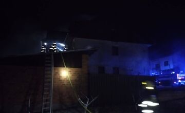 FOTO: Požiar na Orave poničil dva byty v jednom dome