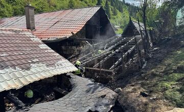 FOTO: Požiar altánku a domov na Kysuciach