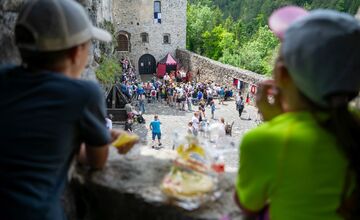 FOTO: Žofia Bosniaková a hradné hry na Strečne