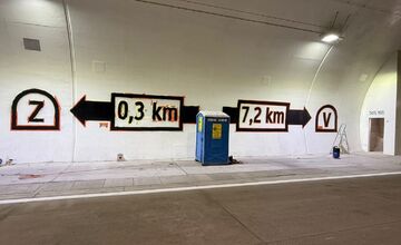 FOTO: V tuneli Višňové realizuje značenie renomovaný umelec