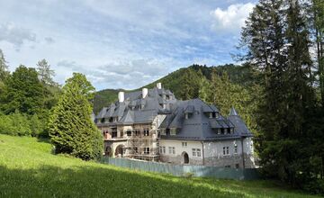 FOTO: Letný pokrok a návštevy na Zámku Kunerad