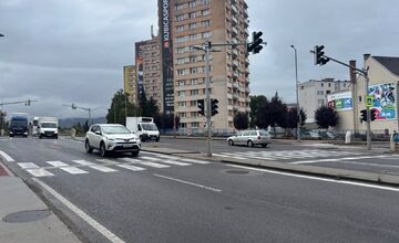 FOTO: Poškodený semafor po nehode v Ružomberku