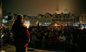 FOTO: Zábery zo slávnostného otvorenia vianočných trhov