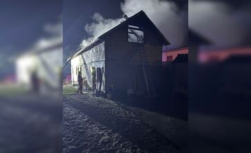 FOTO: Požiar rodinného domu vo Višňovom