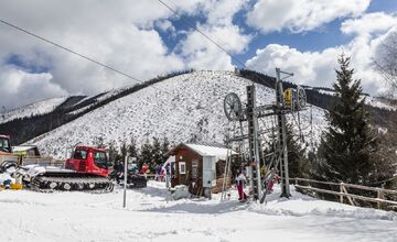 FOTO: V Nízkych Tatrách predávajú lyžiarske stredisko