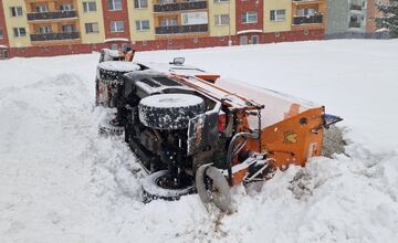 FOTO: Zimná technika na Orave mala nehodu