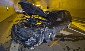 FOTO: Vážna nehoda v tuneli Považskom Chlmci