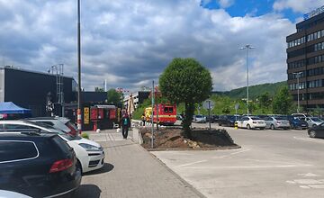 FOTO: V žilinskom Kauflande unikli nebezpečné látky, zasahovali aj záchranky